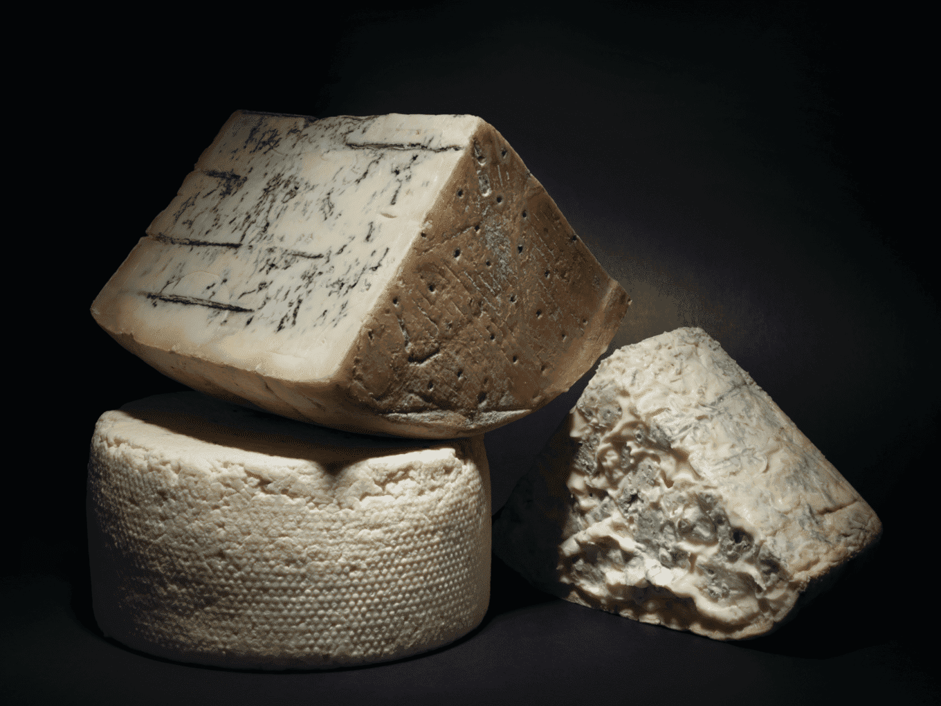 What is the Difference in Gorgonzola Piccante and Dolce? – Capella Cheese